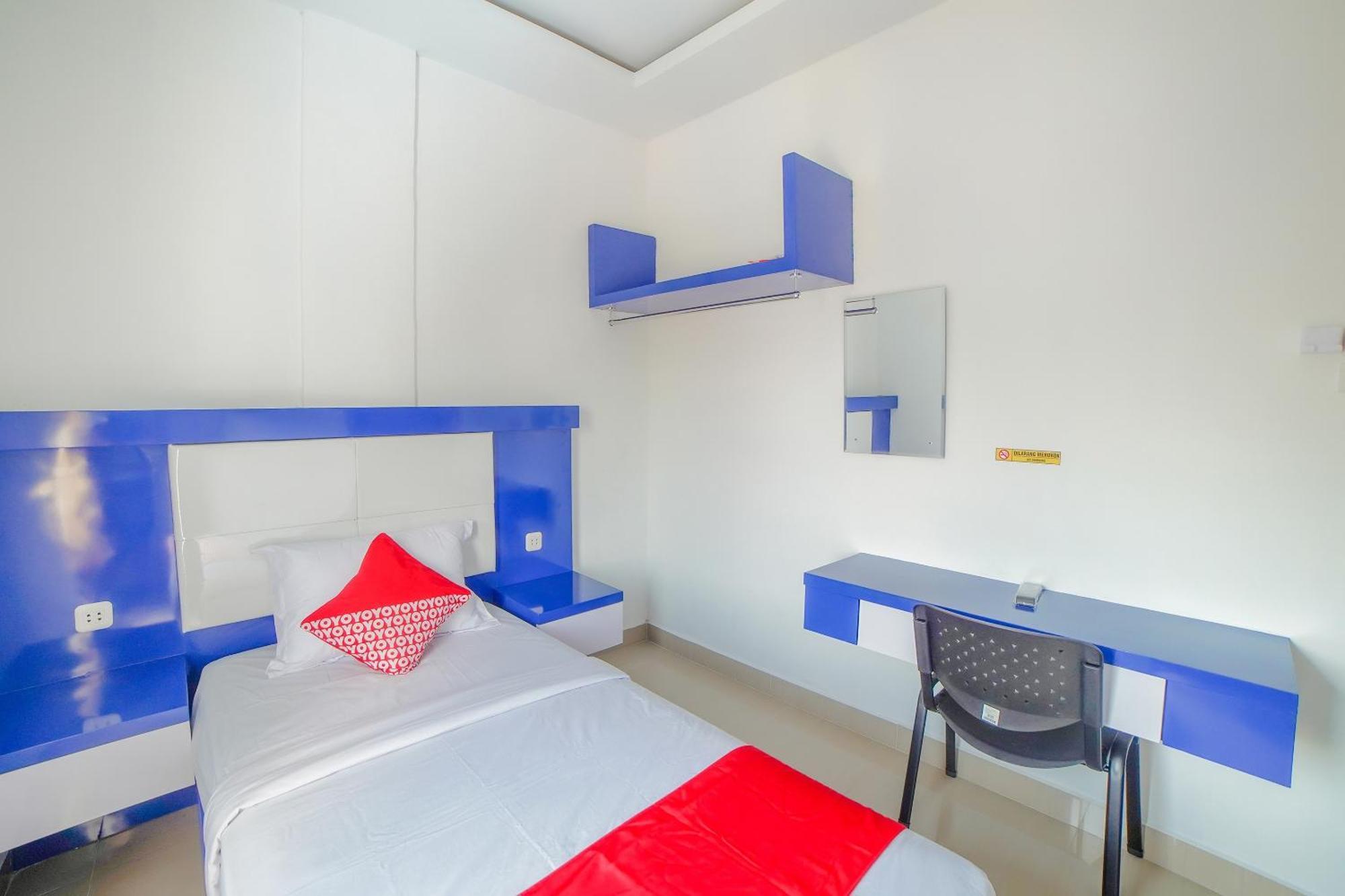 Super Oyo 90457 Anara Residence & Guest House Медан Экстерьер фото