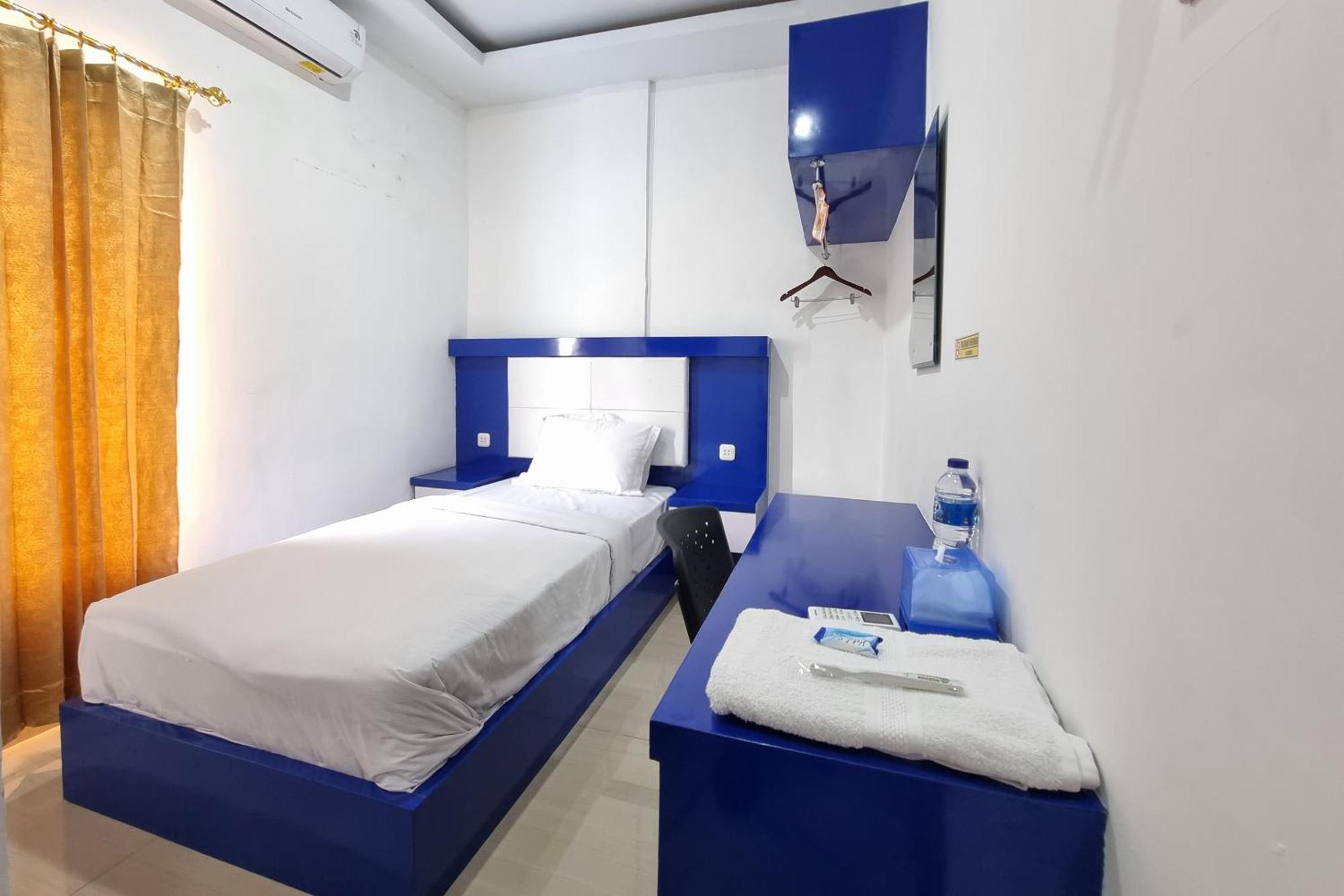 Super Oyo 90457 Anara Residence & Guest House Медан Экстерьер фото
